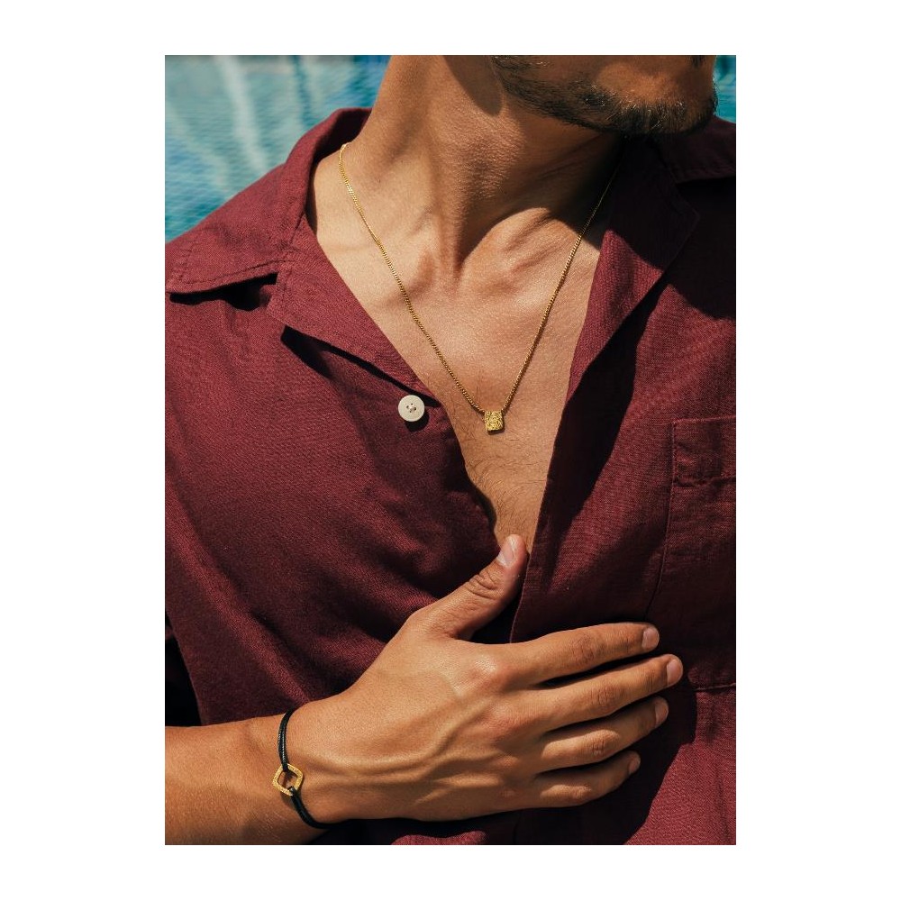 Colar Escapulário One Men Shield Gold OAMN5105SG