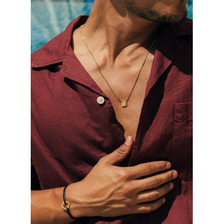 Colar Escapulário One Men Shield Gold OAMN5105SG